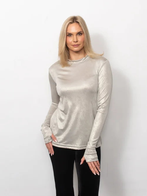 Light Weight Metallics Turtelneck