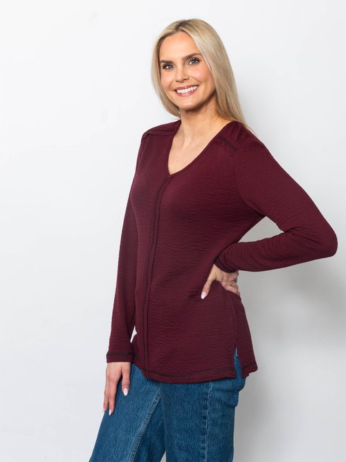 Seersucker V-Neck Contrast Inside-out Seam Top