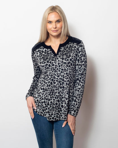 Animal Jacq'd V-Neck Long Sleeve