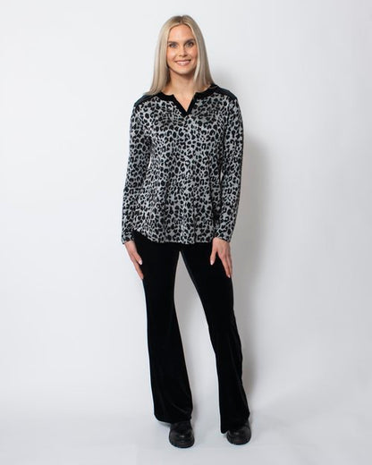 Animal Jacq'd V-Neck Long Sleeve